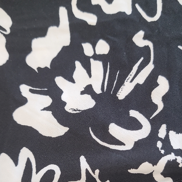 Hurley Black and White Floral Long Sleeve Tee - Picture 10 of 11